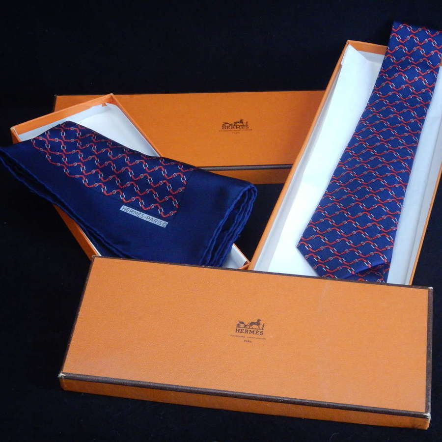 Hermes 998 SA Set - Hermès: 998 SA Silk Tie and Pocket Square