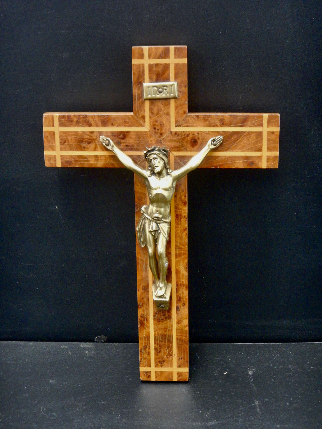 Gold Painted Christ on Art Deco Crucifix - 8